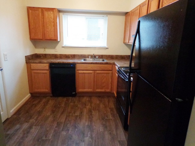 Photo - Cedar Creek Apartments