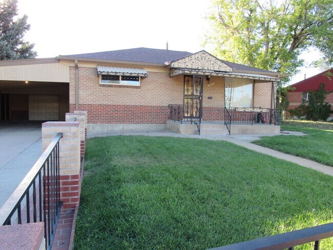 Photo - 2 Bedrooms plus 2 non confirming bedrooms in the basement close to light rail