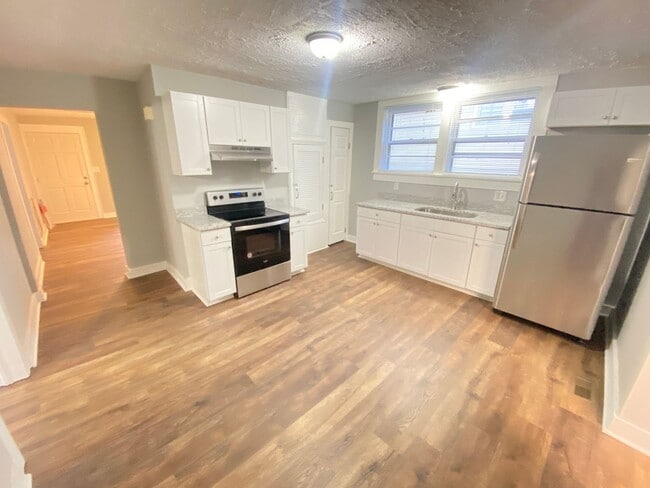 Photo - Fully Remodeled 2022 2bd/1ba House close to Dowtown and Hwy 70