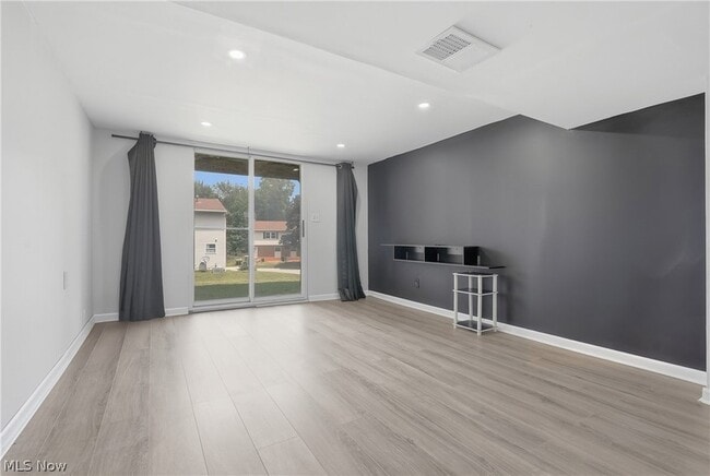 Photo - 1326 Aarons Way Unit 27D