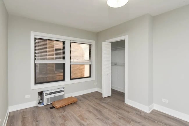 Photo - 834 W Wolfram St Unit 300