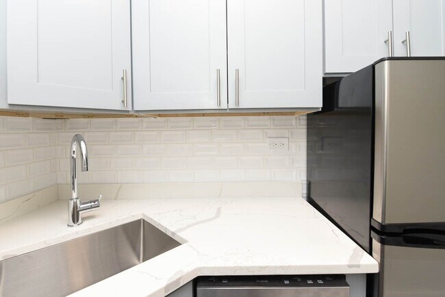 Photo - 510 W Belmont Ave Unit D7