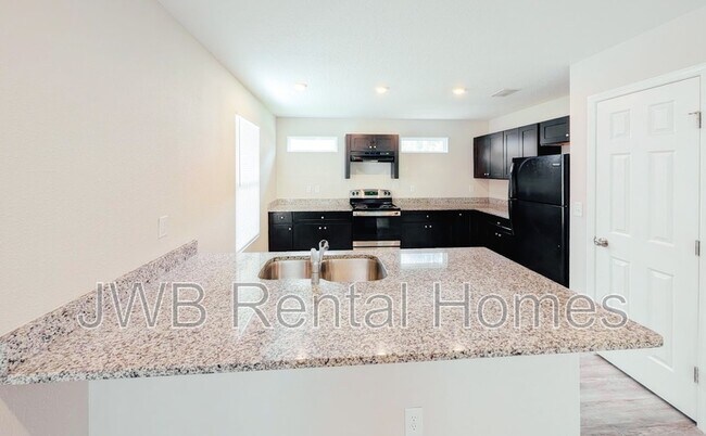 Photo - 855 Ionia St
