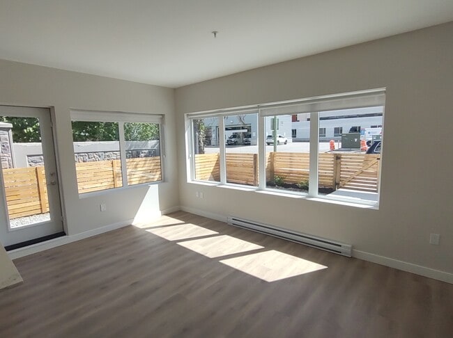 Photo - 416 Royal Ave Unit 106