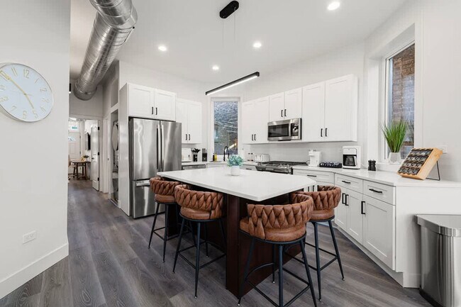 Photo - 1543 N Claremont Ave Unidad ID1244945P