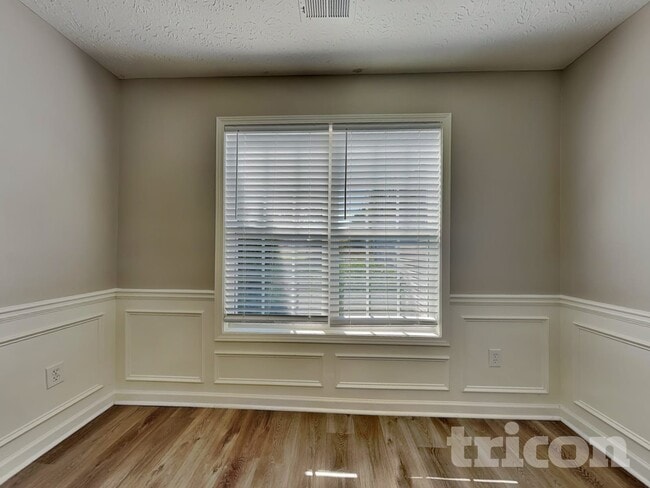 Photo - 714 Manor Ridge Dr