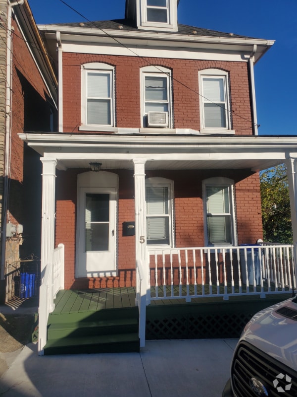Building Photo - 5 N Mulberry St Rental