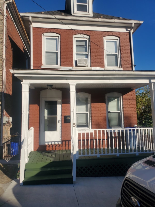 Photo - 5 N Mulberry St House