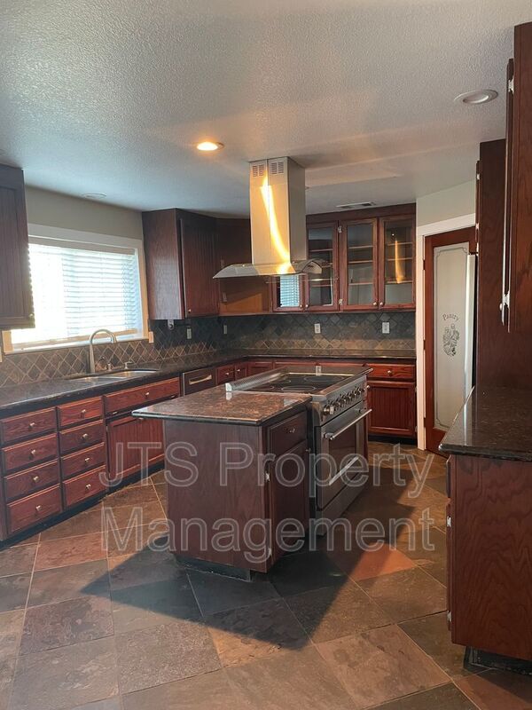 Photo - 2542 Rod Beaudry Dr