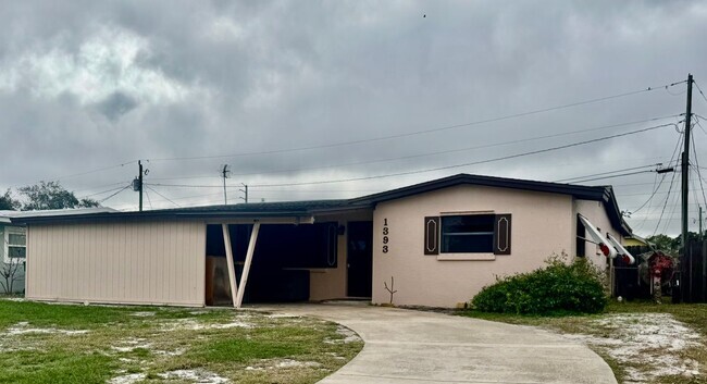 Building Photo - 611 NW Whitfield Way Rental