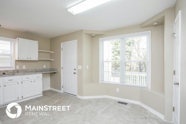 Photo - 1001 Hornbuckle Ct