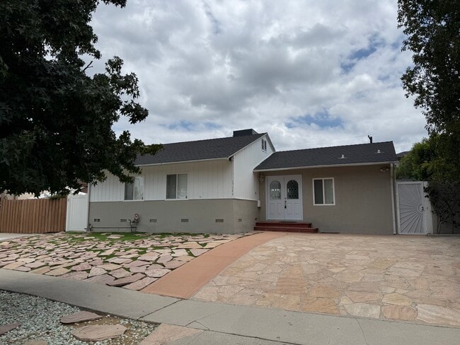 Building Photo - 17346 Martha St