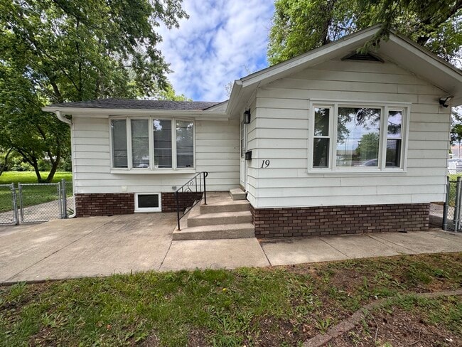 Building Photo - 19 Stryker Ave