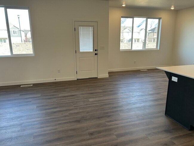 Photo - 708 N Plainsman Dr