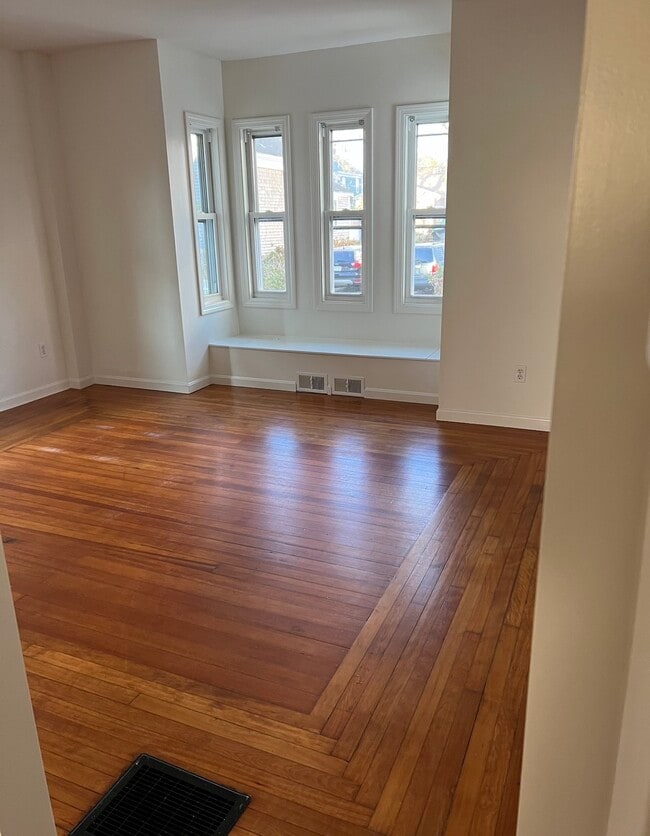 Building Photo - 82 Atlantic St Unit 1
