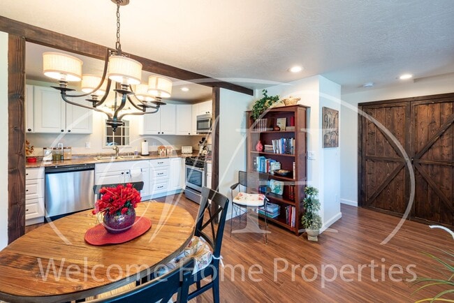 Photo - 109 NE Cedar Ave Unit 109 Cedar,  1