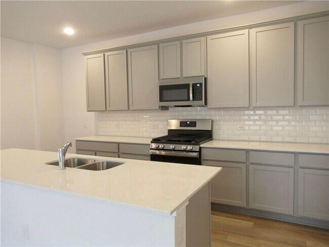 Photo - 1232 Whippletree Trl