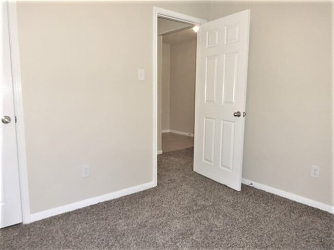 Photo - 6823 Manor Terrace Ln