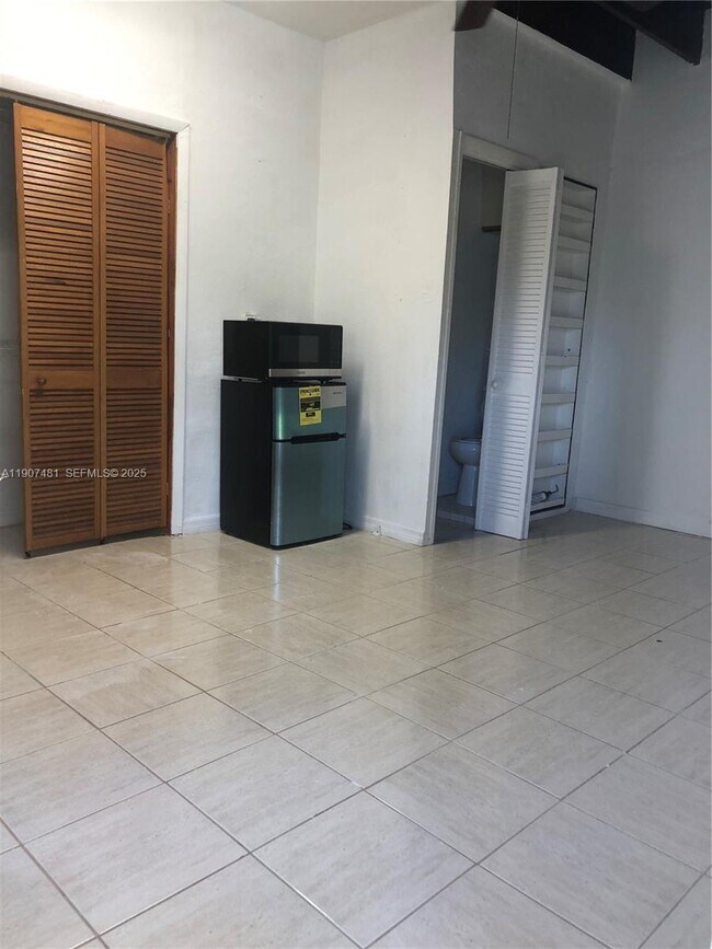 Photo - 1374 NE 176th St Unit 3