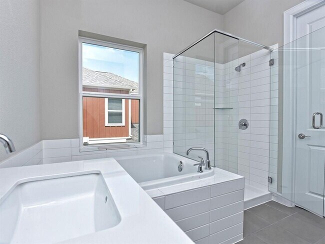 Photo - 2908 Zach Scott St