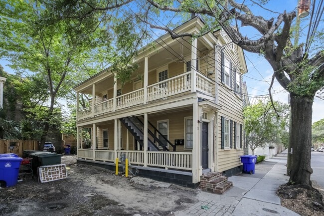 Building Photo - 1 bed / 1 bath ~ Coming October 2025 Unit A