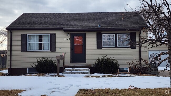 Building Photo - 1133 Country Club Dr Rental