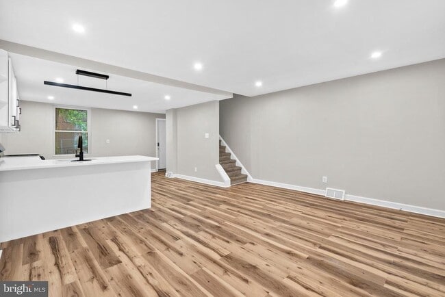 Photo - 1908 N Croskey St