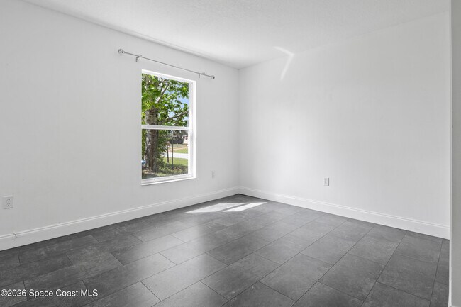 Photo - 1091 Slocum St NW