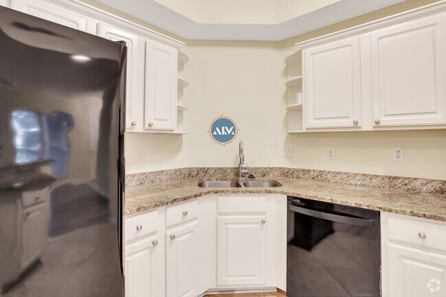 Building Photo - Luxurious Two-Bedroom Condo at Summer Hous...