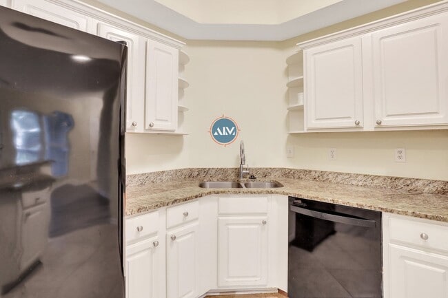 Luxurious Two-Bedroom Condo at Summer Hous... - Luxurious Two-Bedroom Condo at Summer Hous...