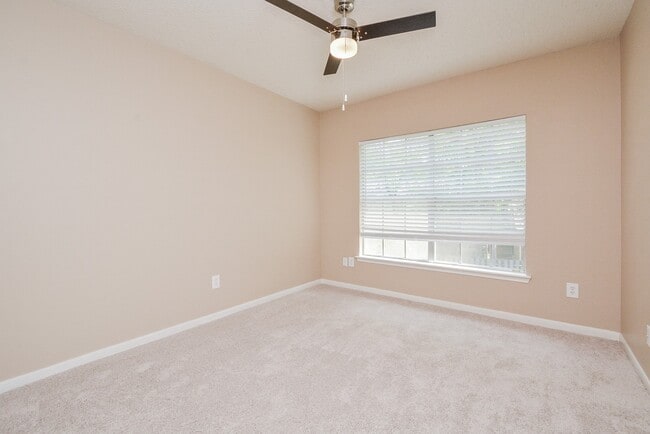 Building Photo - 10 Ridgecross Pl