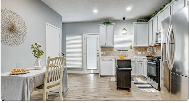 Photo - 18927 Crescent Fountain Rd