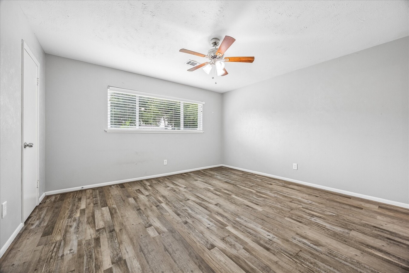 Photo - 5827 Southminster Dr