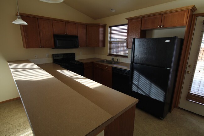 Photo - SW Redmond 3 Bdrm House, 2 Bath, Gas Heat & A/C, Patio & Fenced Yard, Dbl Garage