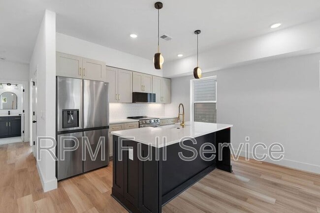 Photo - 1241 N Avondale Cir