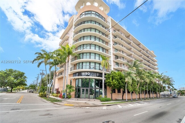 Building Photo - 1690 SW 27th Ave Unit 505