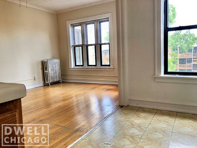 Building Photo - 6818 N Lakewood Ave Unit S Rental