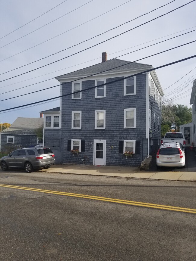 Building Photo - 197 Standish Ave Unit 3