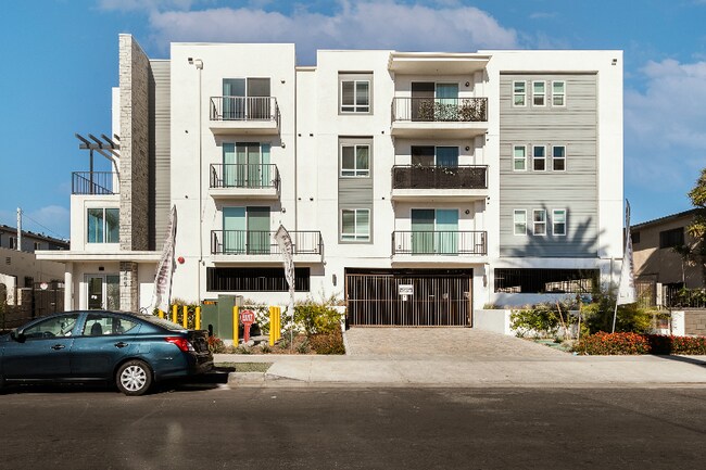 Photo - 1249 W 39th Pl Apartment Unit 205