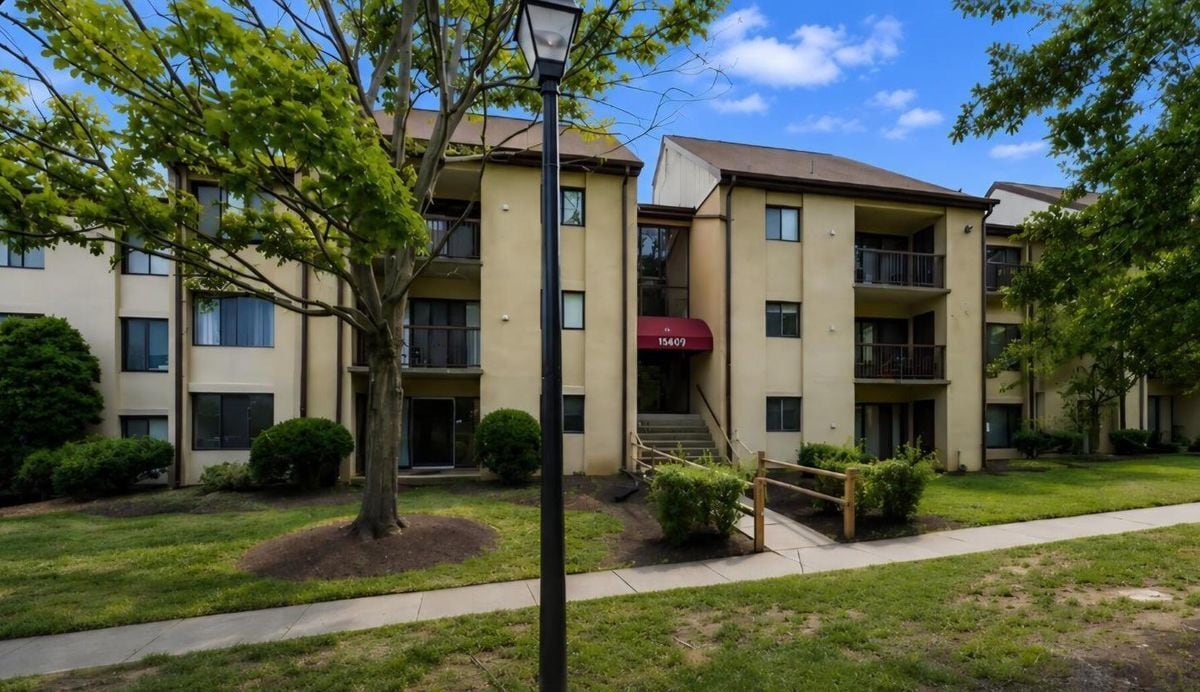 Photo - 15609 Dorset Rd Unit #63