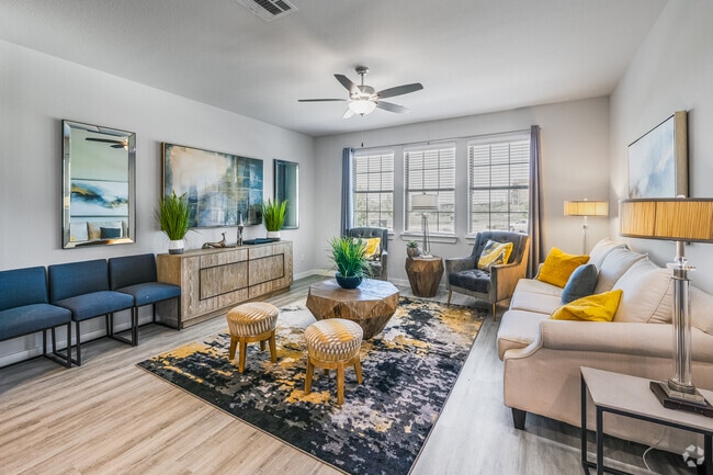 Pinnacle 3BR, 2.5BA - 1,826SF - Living Room