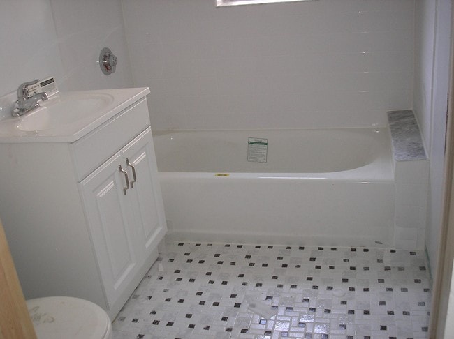 Photo - Modern Kit/Bath, Heat/HW included, Professional Managers
