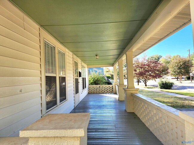 Photo - 1214 Pratt Ave NE