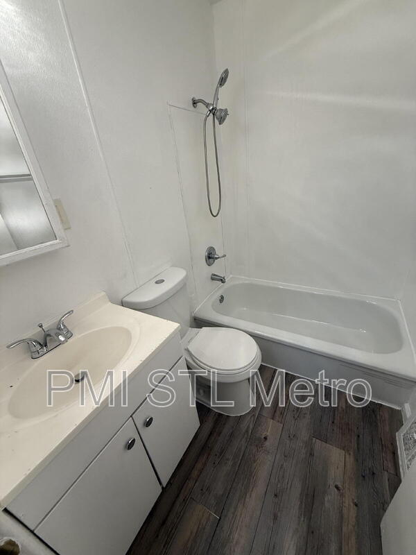 Photo - 10327 Renfrew Dr