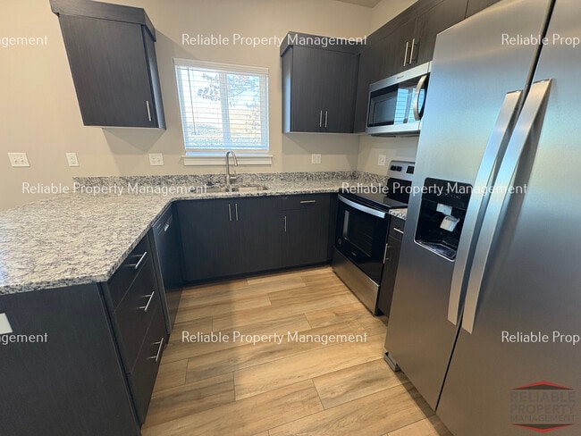 Photo - 1666 Ammon St