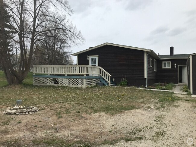 Building Photo - 4 bed 3 bath Hamilton home with 2 car garage!