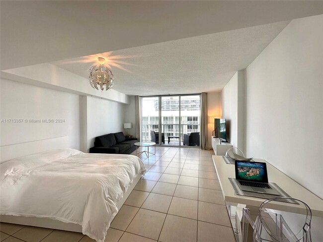 Photo - 1750 N Bayshore Dr Condominio Unidad 3707