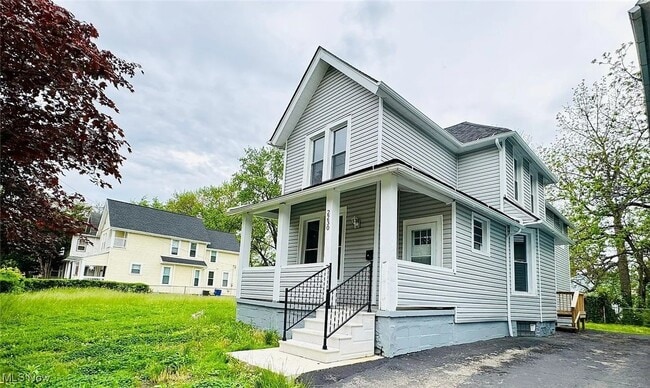 Photo - 2230 E 90th St House