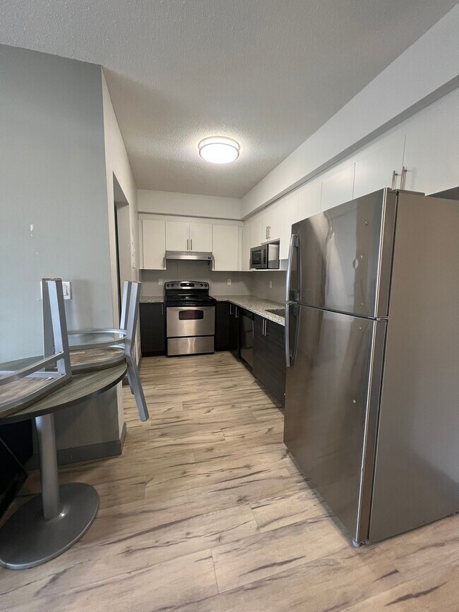 Photo - 258A-258A Sunview St