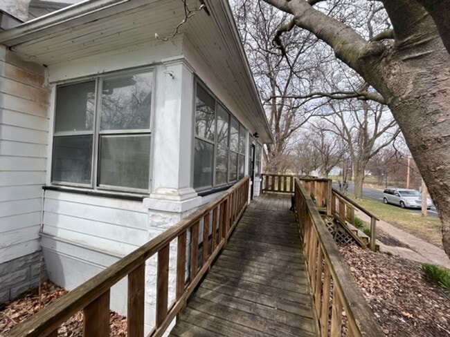 Photo - 3 Bedroom 2 Bath House in Davenport